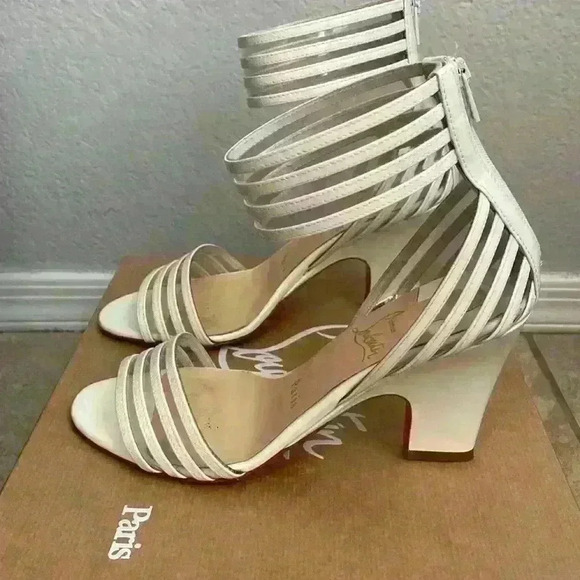 Louboutin Myriadina 85 Patent in Snow - Picture 3 of 5